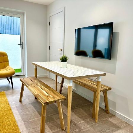 Stunning Brand New House - Sleeps 6 - Free Parking - Great Location - Fast Wifi - Smart Tv - Close To Poole & Bournemouth & Sandbanks Exterior foto