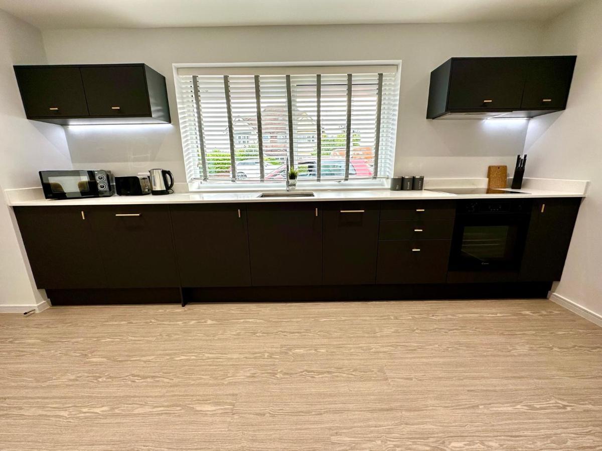 Stunning Brand New House - Sleeps 6 - Free Parking - Great Location - Fast Wifi - Smart Tv - Close To Poole & Bournemouth & Sandbanks Exterior foto