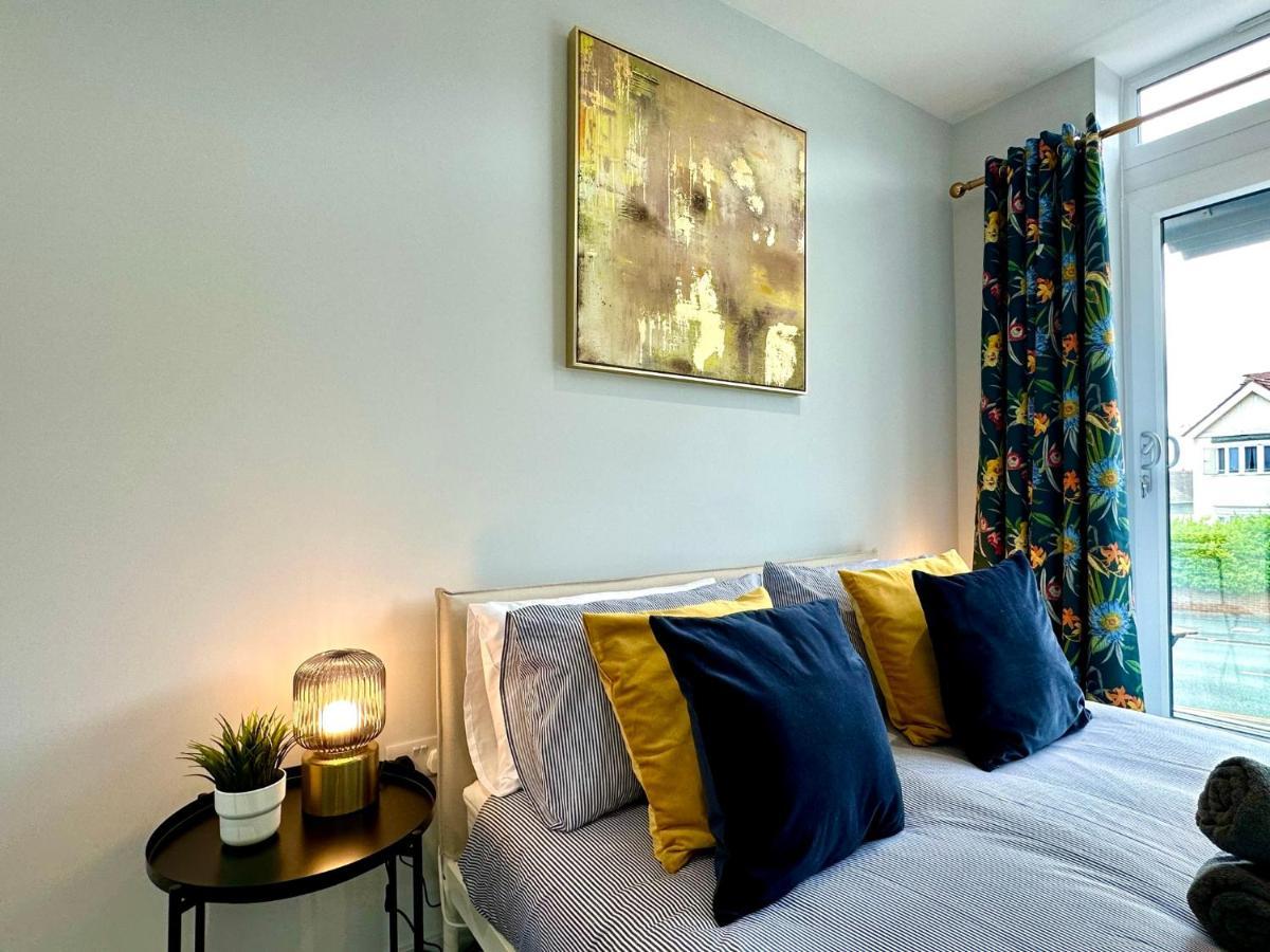 Stunning Brand New House - Sleeps 6 - Free Parking - Great Location - Fast Wifi - Smart Tv - Close To Poole & Bournemouth & Sandbanks Exterior foto